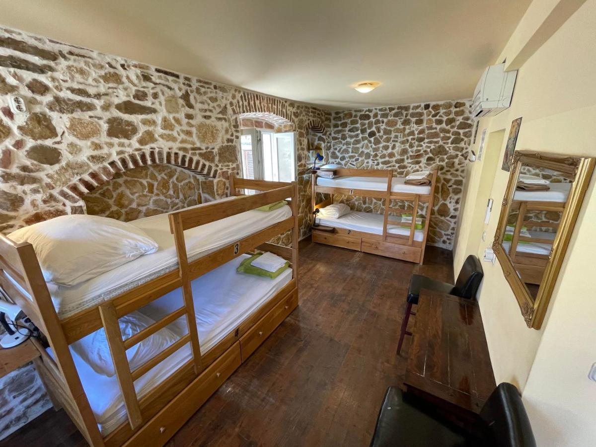 Tequila Bar Hostel (Adults Only) Zadar Extérieur photo